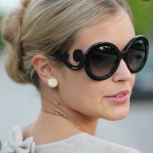 Prada 🎀 baroque sunglasses
